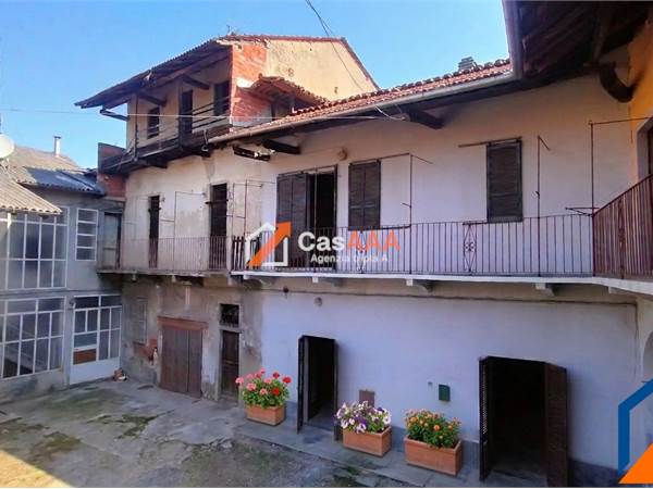 FARA NOVARESE - CASA + BOX + MAGAZZINI - 48.000 €