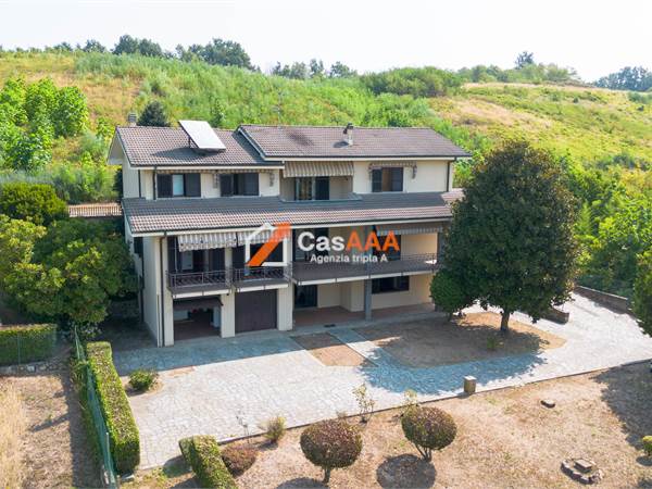 Farmhouse for sale in Briona