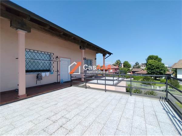 VILLA  SINGOLA CON GIARDINO - Sant'Angelo Lomellina (PV) - 233.000 €